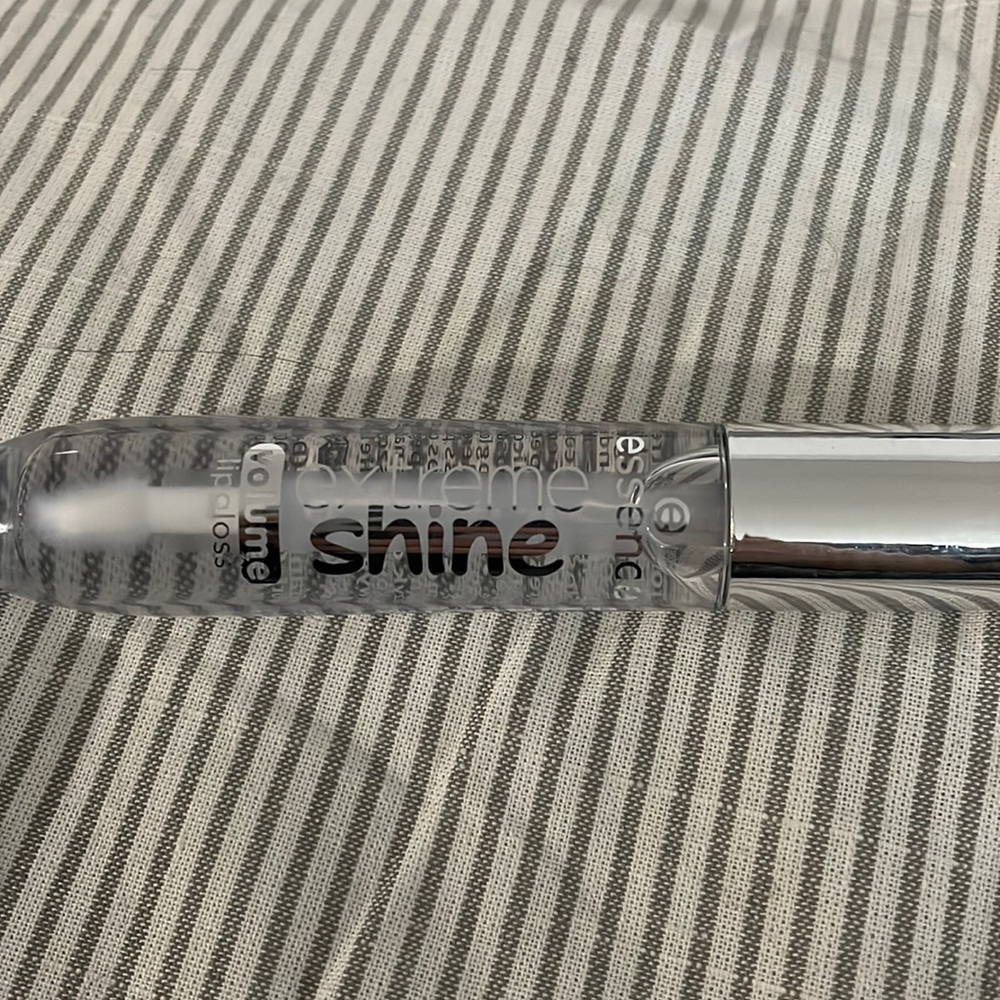 Brand new Essence extreme shine volume lip gloss ‘crystal clear’